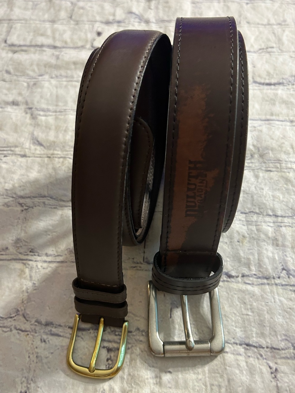 DULUTH TRADING RUGGED BROWN LEATHER CHUNKY BELT 46 & BROWN GLOVE LEATHER 46